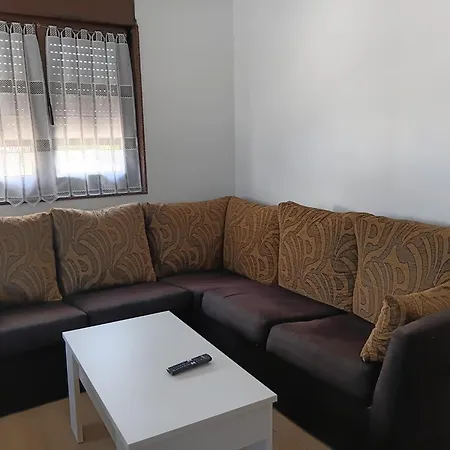 Alma Apartman *